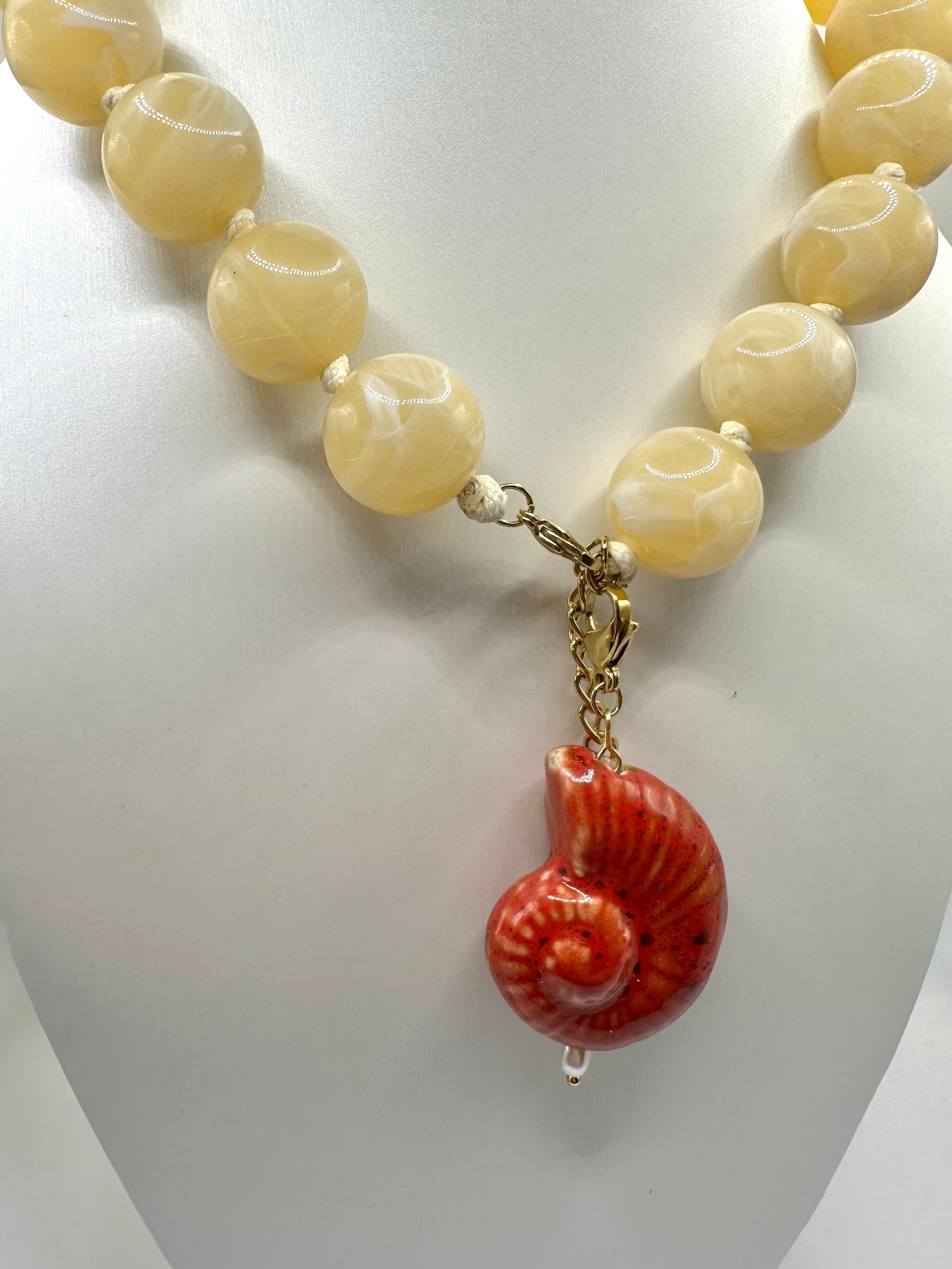 CHARM CARACOLA ROJA